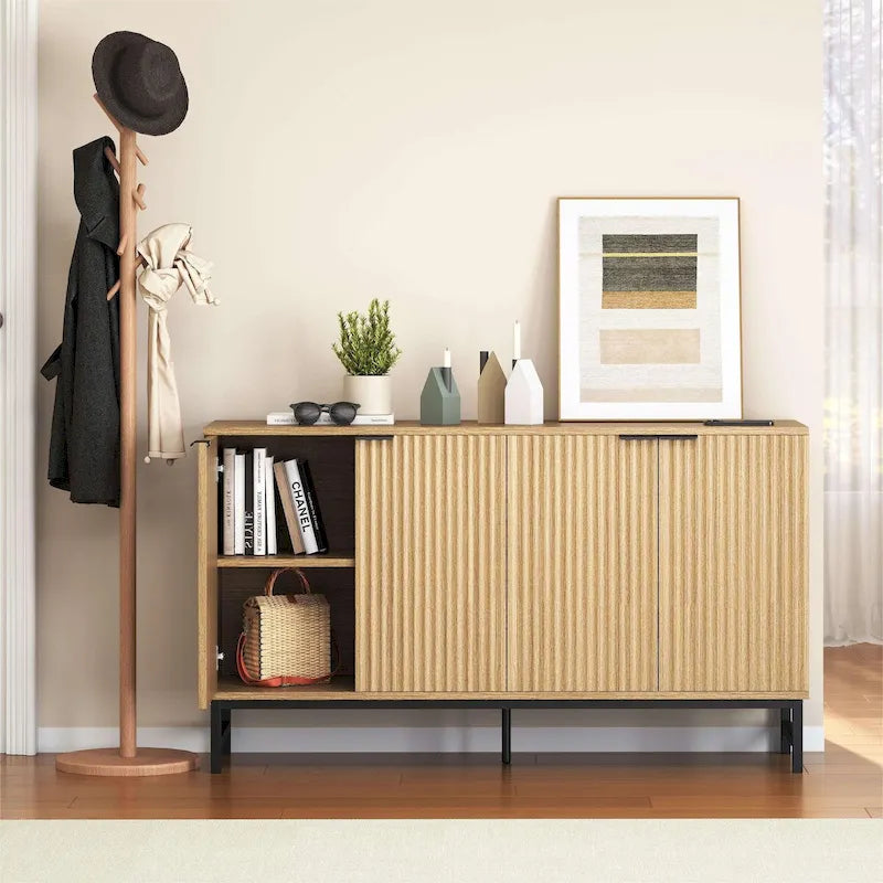 Bahut de cuisine avec portes à motifs ondulés