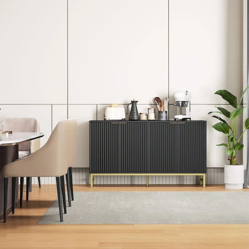 Bahut de cuisine avec portes à motifs ondulés
