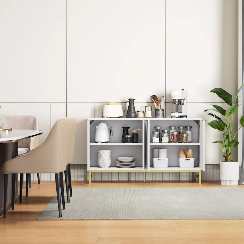 Bahut de cuisine avec portes à motifs ondulés